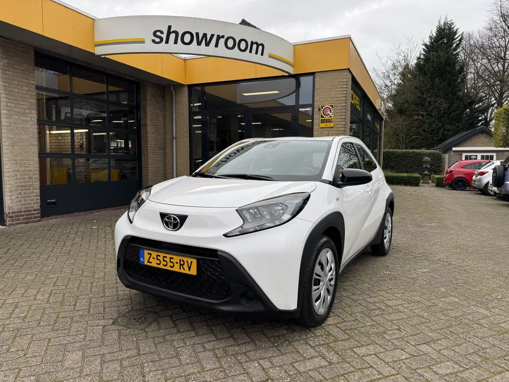 Toyota Aygo X 1.0 VVT-i S-CVT Play Automaat Navi Camera uit 2024