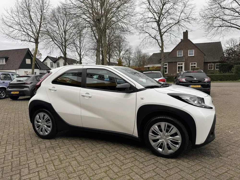 Toyota Aygo X 1.0 VVT-i S-CVT Play Automaat Navi Camera uit 2024, foto 14