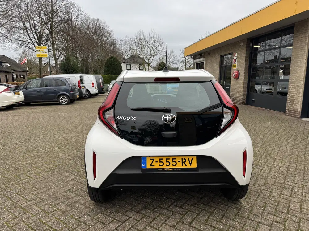 Toyota Aygo X 1.0 VVT-i S-CVT Play Automaat Navi Camera uit 2024, foto 16