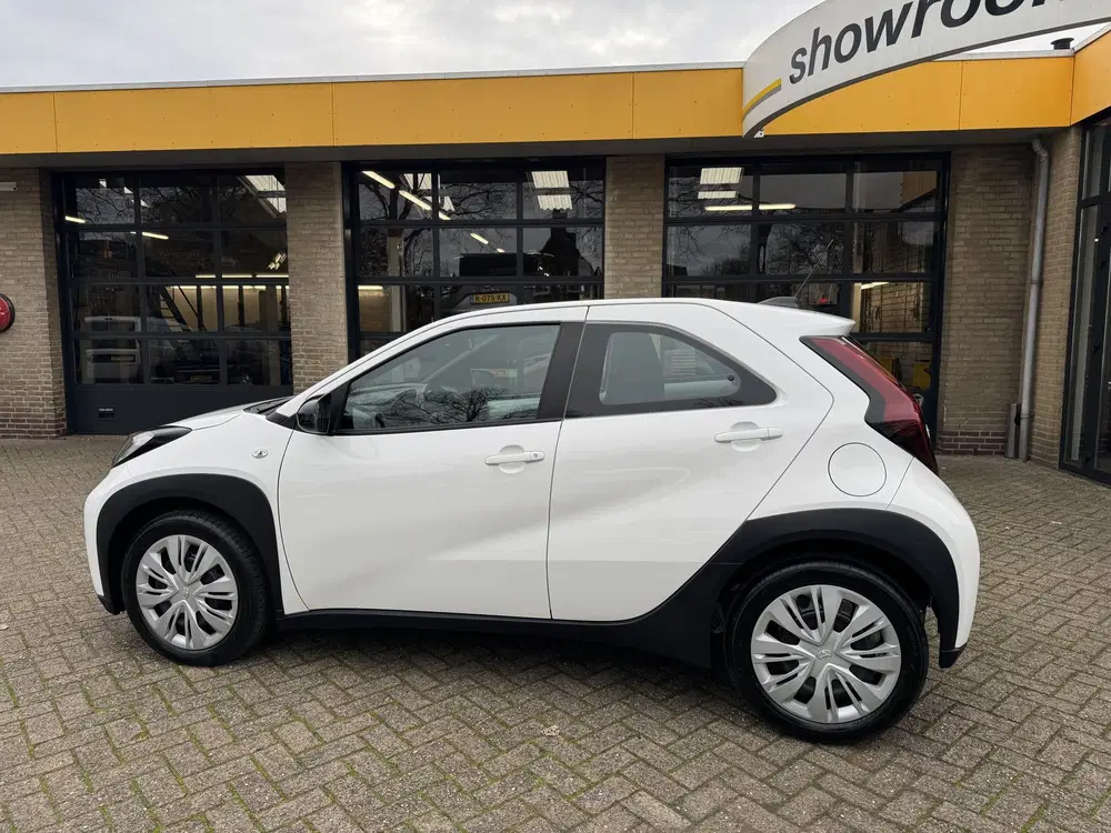 Toyota Aygo X 1.0 VVT-i S-CVT Play Automaat Navi Camera uit 2024, foto 17