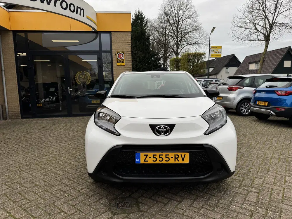 Toyota Aygo X 1.0 VVT-i S-CVT Play Automaat Navi Camera uit 2024, foto 2