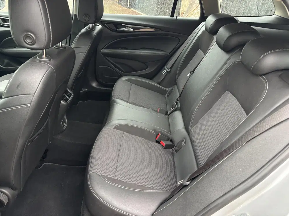 Opel Insignia 1.5 Turbo Business Executive uit 2020, foto 11