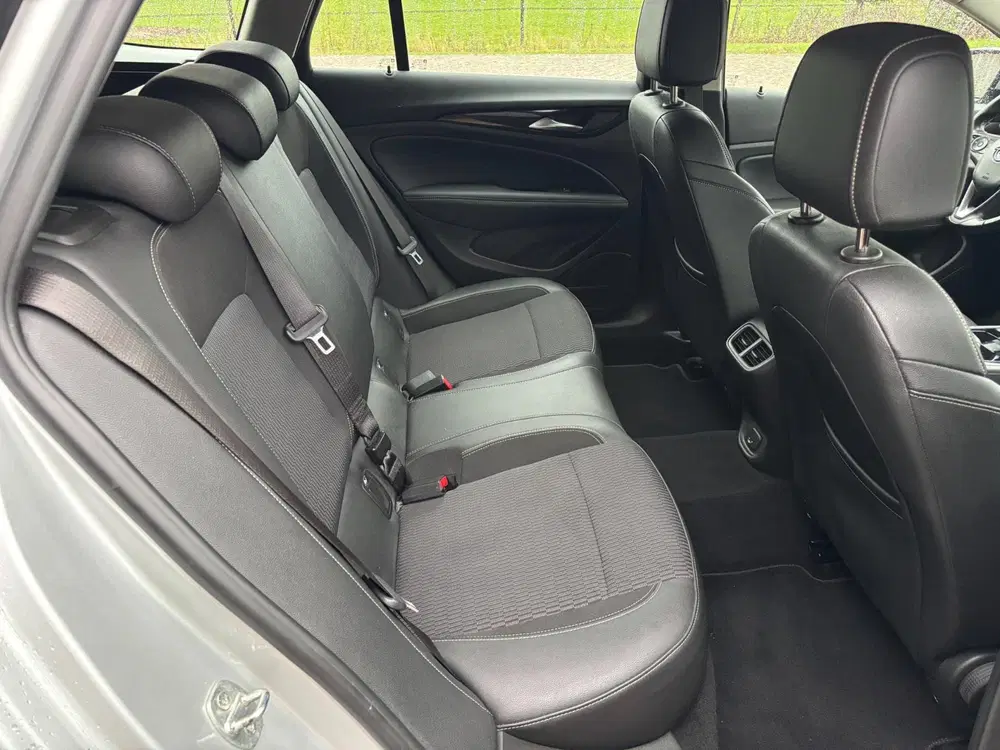 Opel Insignia 1.5 Turbo Business Executive uit 2020, foto 13