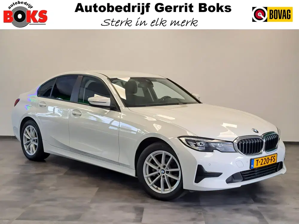 BMW 3-serie 3 Serie 318i Executive Navigatie Clima Cru uit 2021