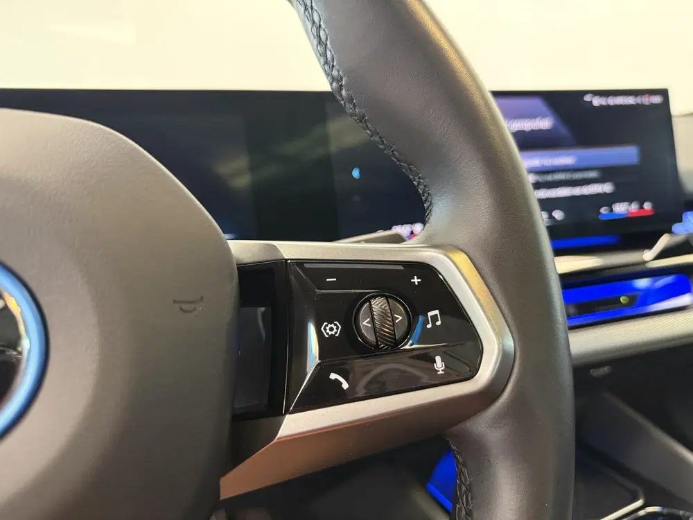 BMW i5 eDrive40 84 kWh Head-Up ACC PDC Trekhaak M uit 2024, foto 14