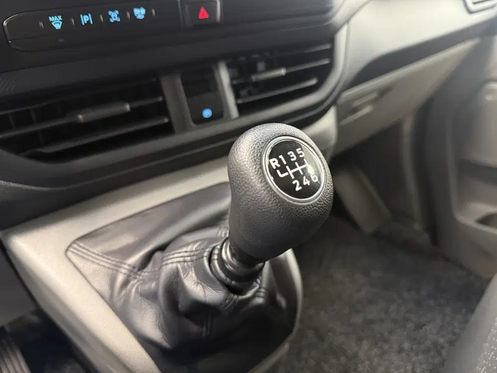 Ford Transit Custom 280 2.0 TDCI L1H1 Trend 3-Persoons Airco uit 2024, foto 11
