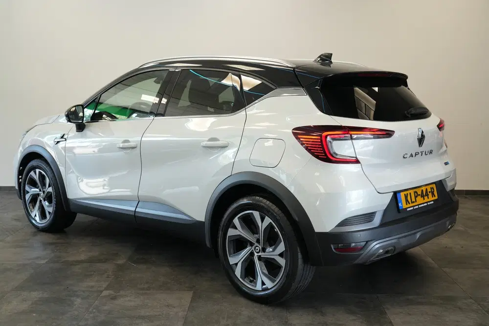 Renault Captur 1.6 E-Tech Plug-in Hybrid 160 R.S. Line Cr uit 2021, foto 4