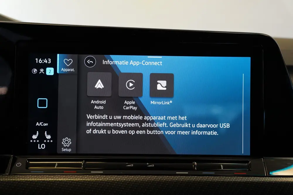 Volkswagen Golf 1.5 eTSI R-Line Business ACC PDC Carplay uit 2021, foto 16