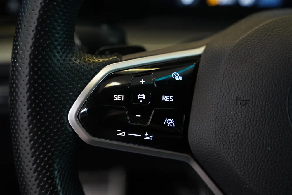 Volkswagen Golf 1.5 eTSI R-Line Business ACC PDC Carplay uit 2021, foto 8