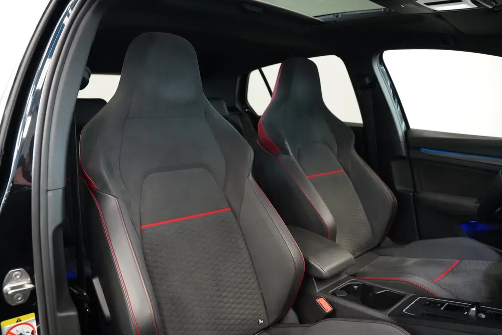 Volkswagen Golf 2.0 TSI GTI Clubsport Panoramadak Harman&Kar uit 2022, foto 20