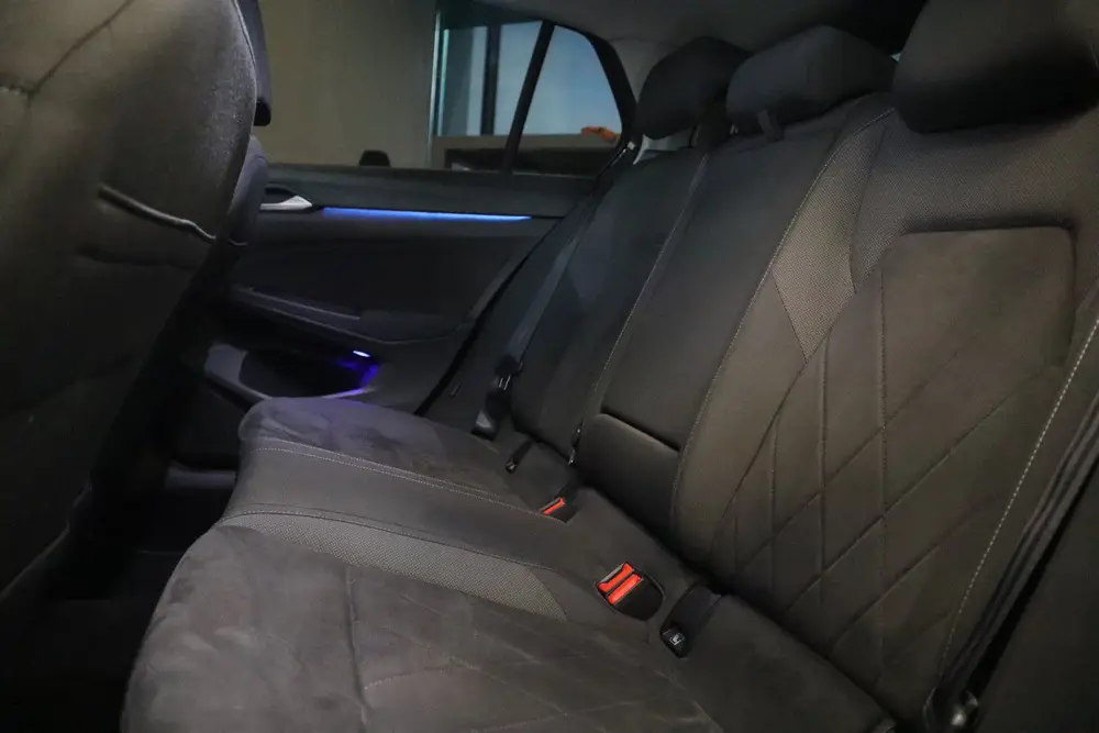 Volkswagen Golf 1.5 eTSI Style Panoramadak Elec.Trekhaak IQ uit 2020, foto 17