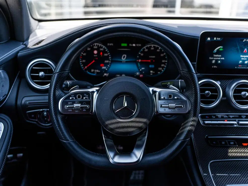 Mercedes-Benz GLC 300e 4MATIC AMG Line uit 2020, foto 11