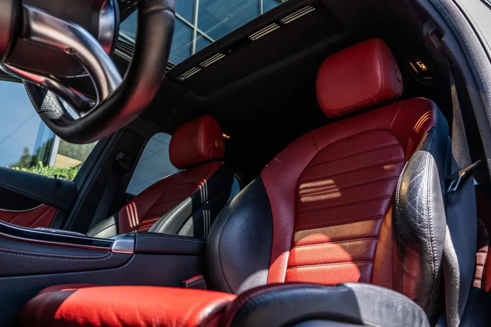 Mercedes-Benz GLC 300e 4MATIC AMG Line uit 2020, foto 12