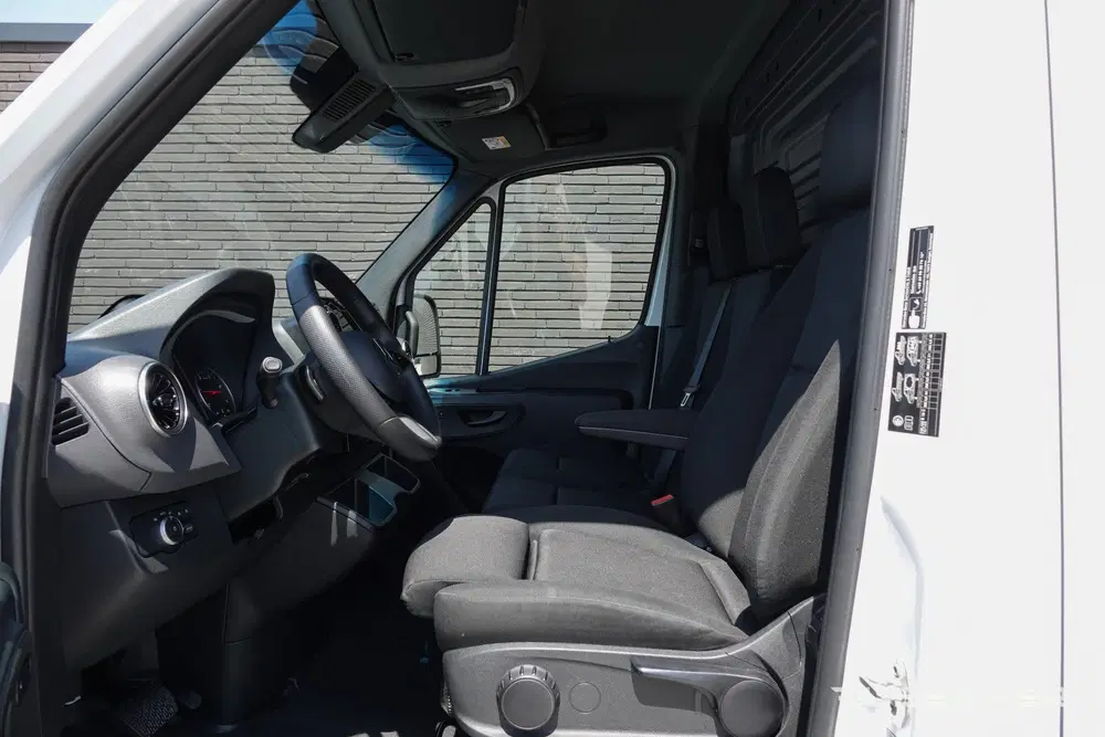 Mercedes-Benz Sprinter L2H2 317Cdi 170Pk 9G-tronic uit 2024, foto 5