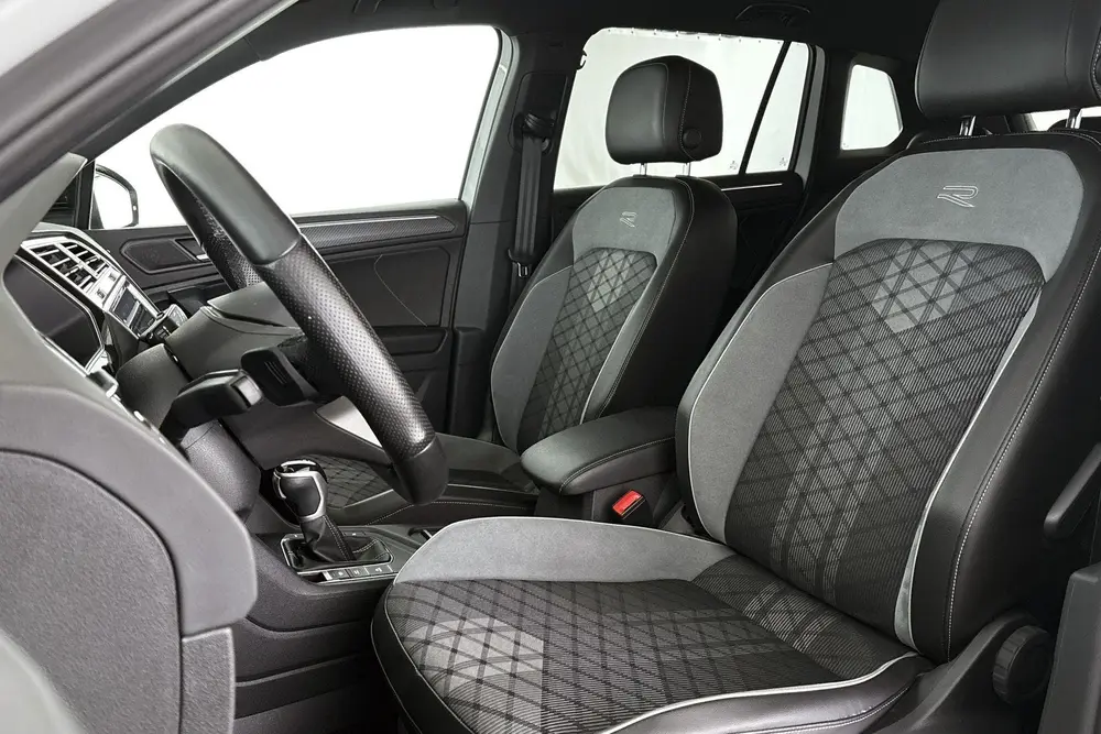 Volkswagen Tiguan 1.4 TSI eHybrid R-Line Business+ Head-Up S uit 2021, foto 6