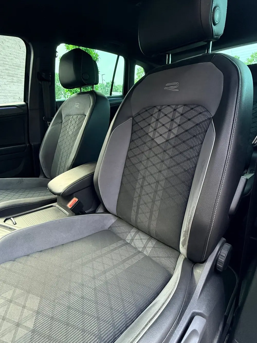 Volkswagen Tiguan 1.4 TSI eHybrid R-Line Business+, Trekaak uit 2023, foto 8