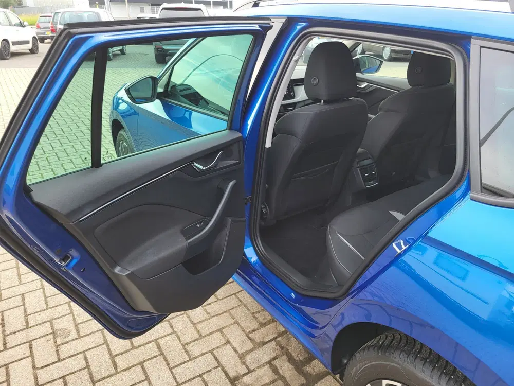 Skoda Kamiq 1.0 TSI Essence uit 2025, foto 9