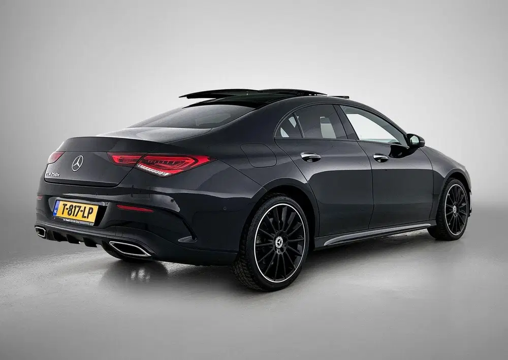 Mercedes-Benz CLA 250 e AMG Line uit 2023, foto 4