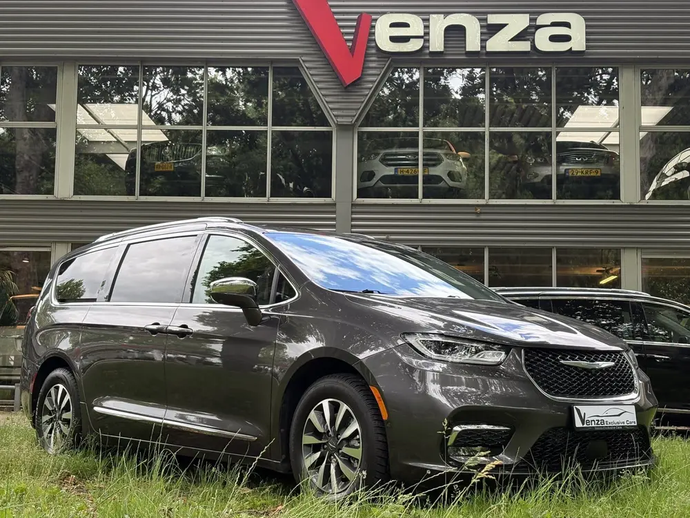 Chrysler Grand Voyager 3.6 V6 Hybrid PHEV LIMITED (bj 2021) uit 2021