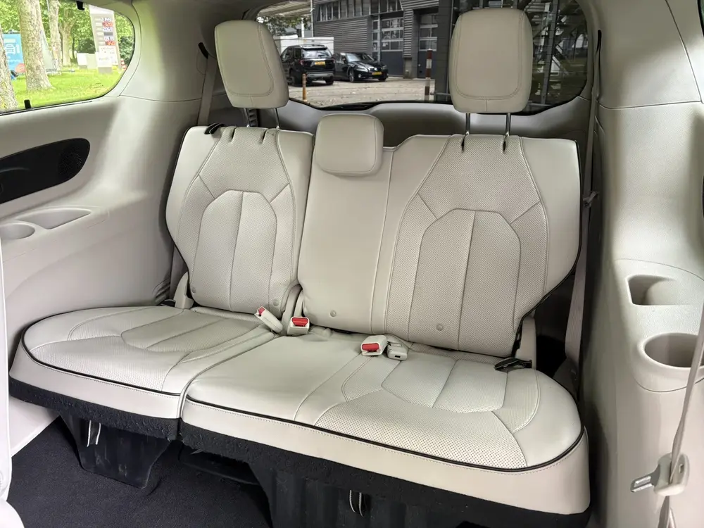 Chrysler Grand Voyager 3.6 V6 Hybrid PHEV LIMITED (bj 2021) uit 2021, foto 13