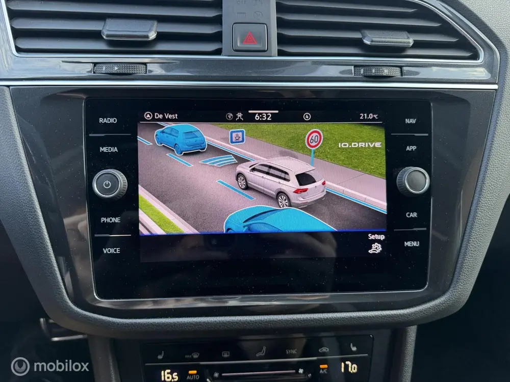 Volkswagen Tiguan 1.5 TSI R-Line PANO-DAK*IQ*ACC*CAMERA*PDC* uit 2023, foto 13