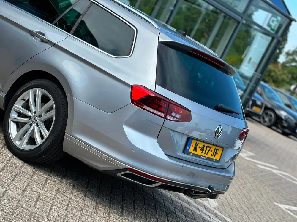 Volkswagen Passat Variant 1.5 TSI Elegance Business R/150 PK uit 2020, foto 10
