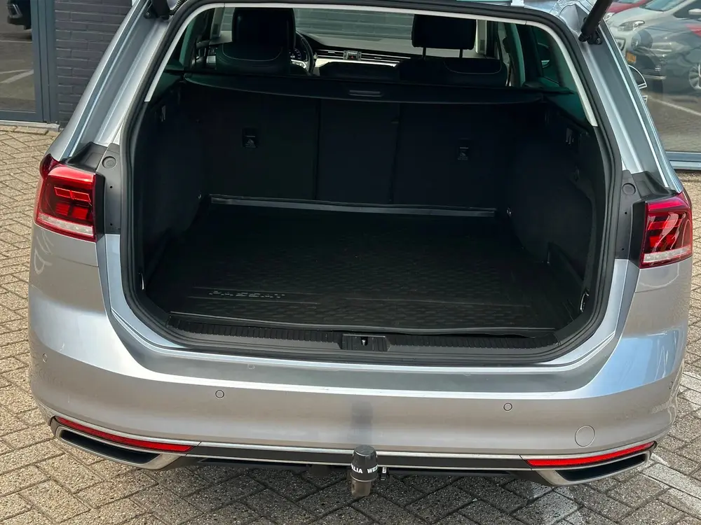 Volkswagen Passat Variant 1.5 TSI Elegance Business R/150 PK uit 2020, foto 13