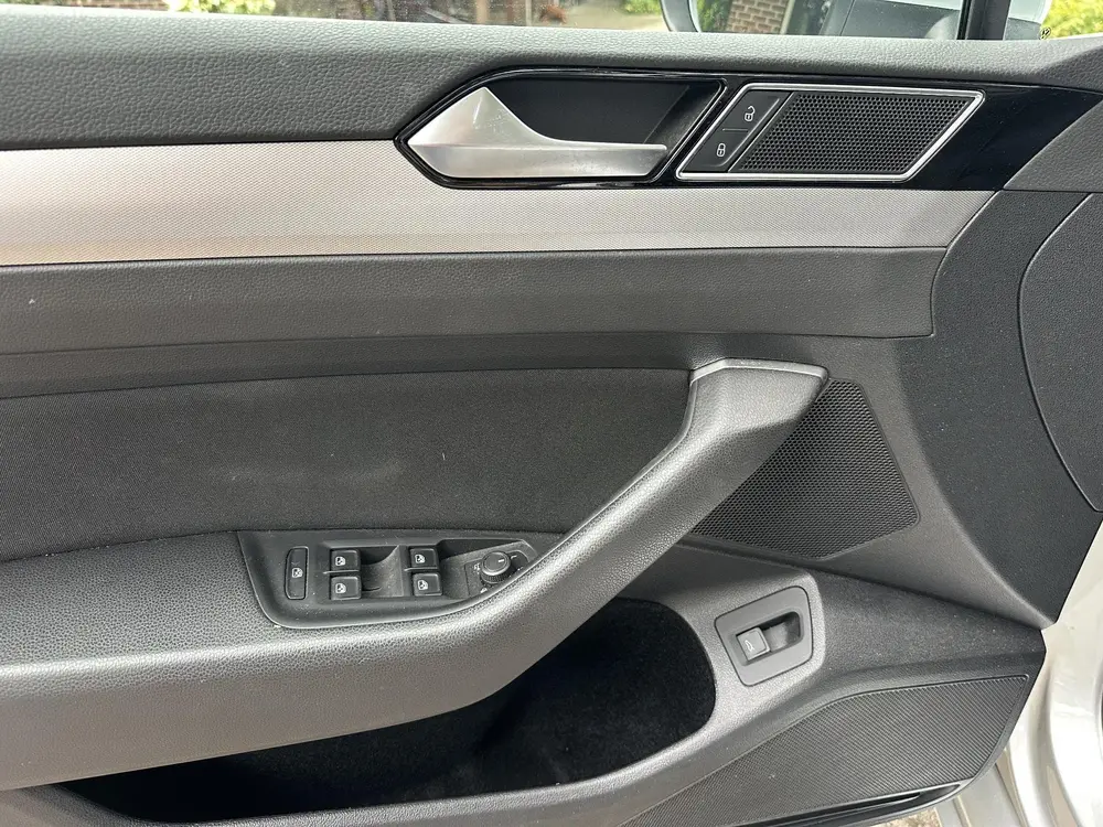 Volkswagen Passat Variant 1.5 TSI Comfortline LED koplampen uit 2019, foto 15