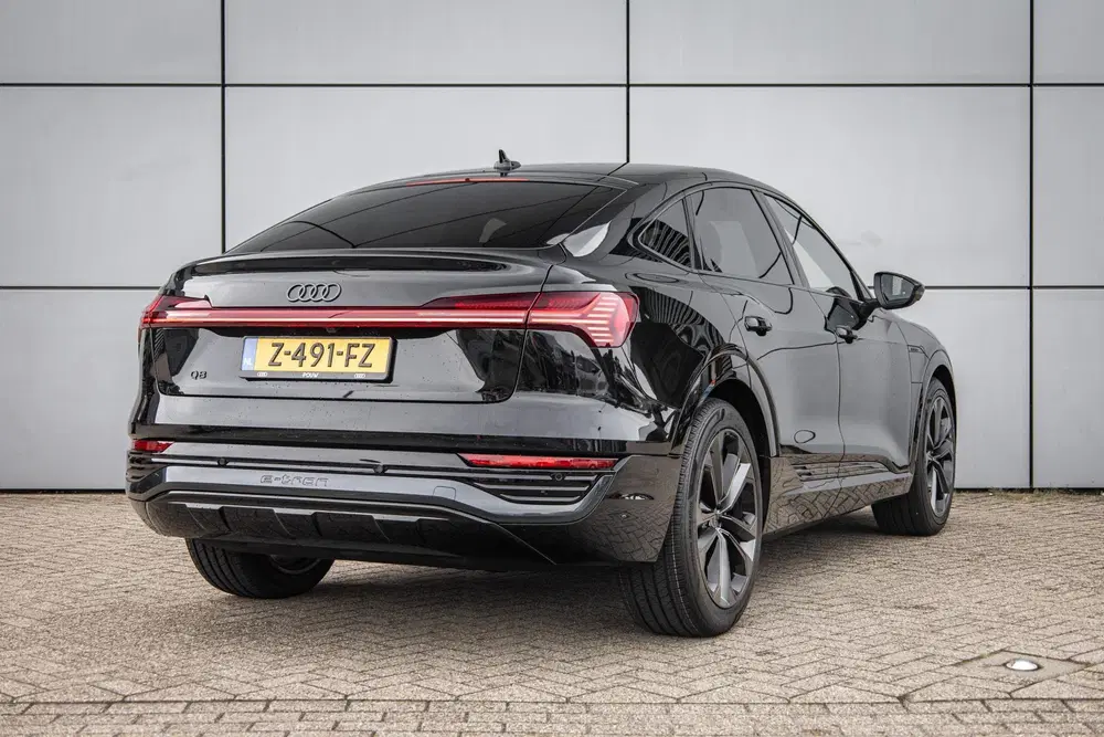 Audi Q8 50 313pk quattro Advanced Edition 9 uit 2024, foto 2