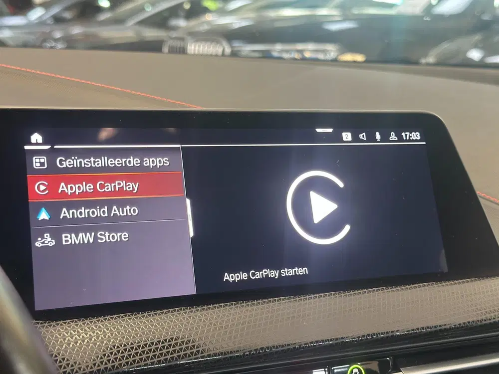BMW 1-serie 118i Executive Edition uit 2020, foto 14