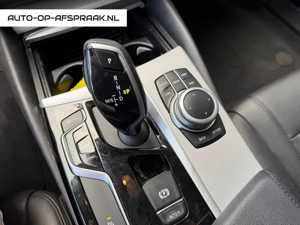 BMW 5-serie 520i Pano Dak Navi Leer Clima Cruise PDC uit 2019, foto 14