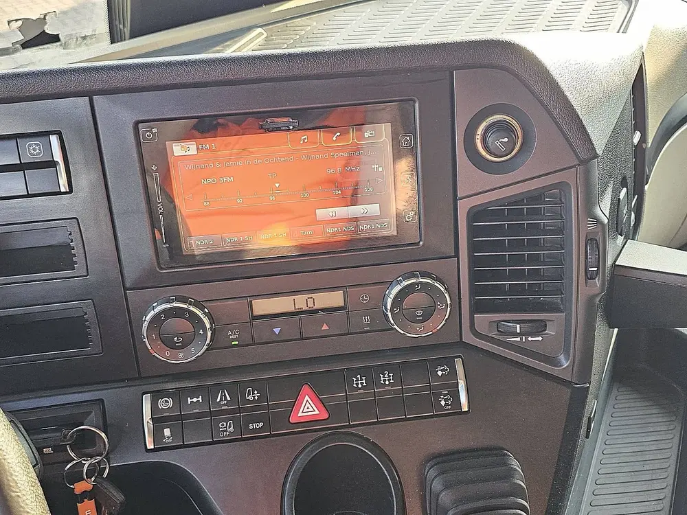 Mercedes-Benz Actros 1843 uit 2019, foto 12