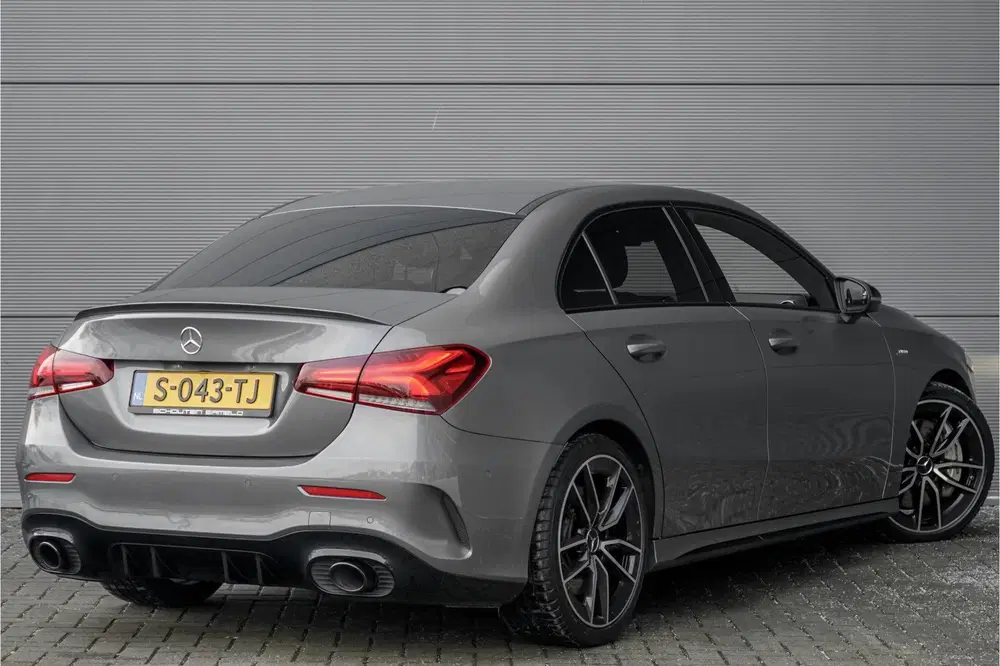 Mercedes-Benz A-Klasse AMG 35 4MATIC Limousine Night Burmest uit 2020, foto 12