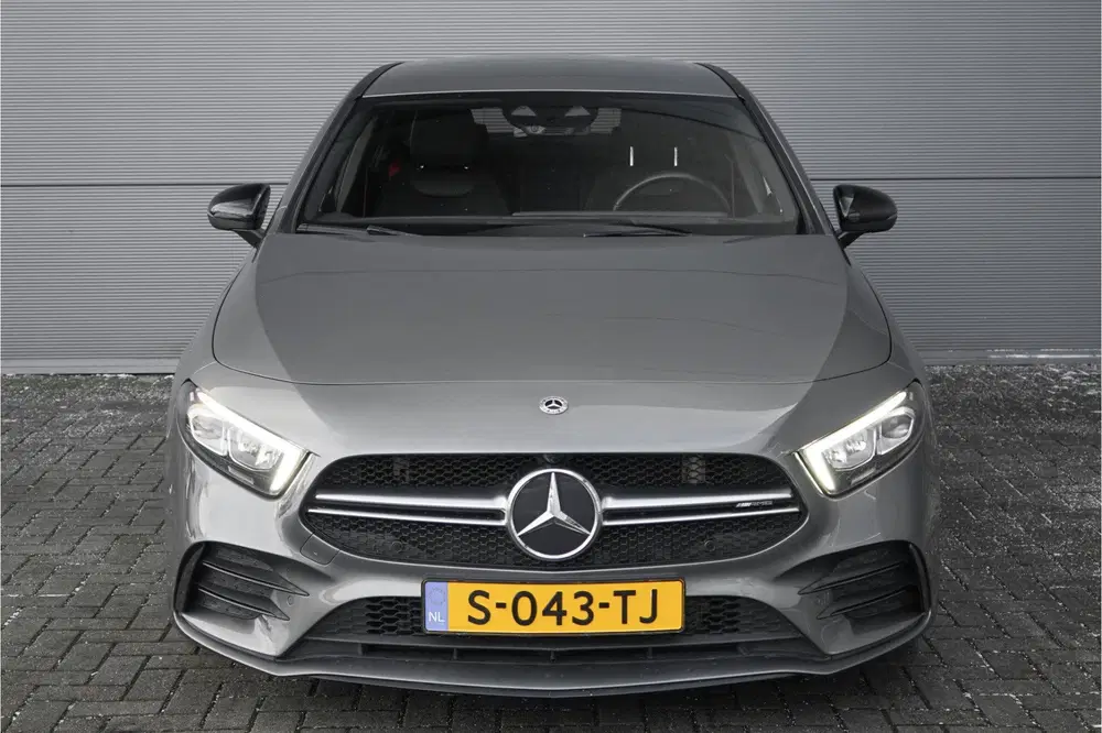 Mercedes-Benz A-Klasse AMG 35 4MATIC Limousine Night Burmest uit 2020, foto 13