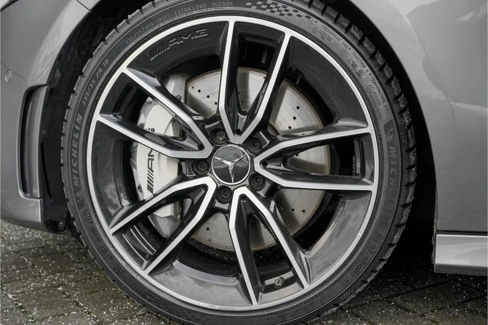 Mercedes-Benz A-Klasse AMG 35 4MATIC Limousine Night Burmest uit 2020, foto 17