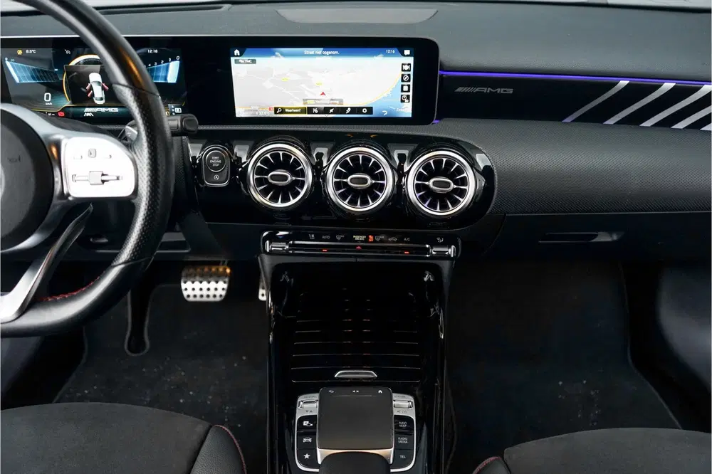 Mercedes-Benz A-Klasse AMG 35 4MATIC Limousine Night Burmest uit 2020, foto 20