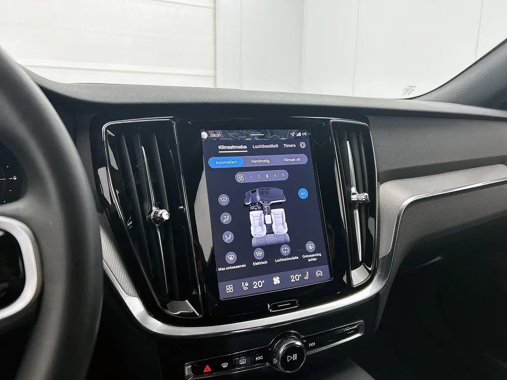 Volvo V60 2.0 T6 Plug-in hybrid AWD Plus Dark uit 2025, foto 14
