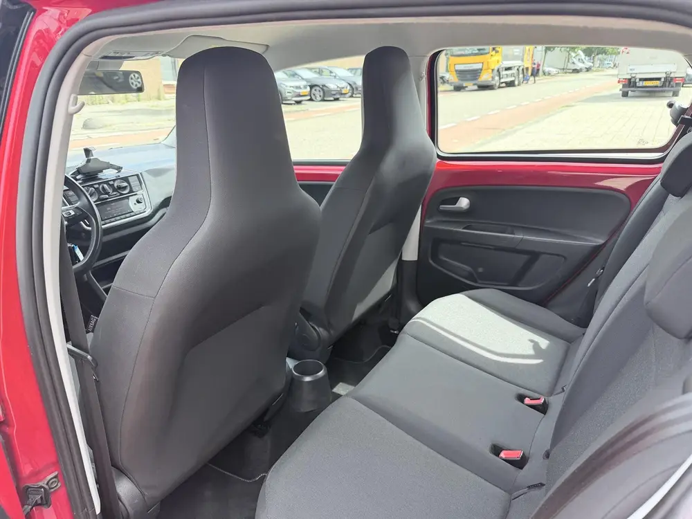 Volkswagen Up! 1.0 60PK 5D BMT Move up! uit 2019, foto 9