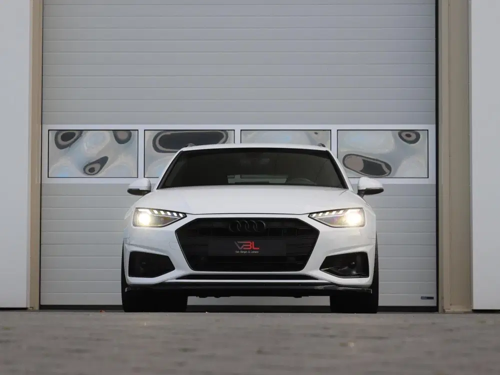 Audi A4 35 TFSI S edition uit 2021, foto 8