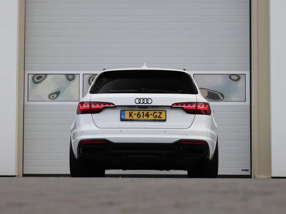 Audi A4 35 TFSI S edition uit 2021, foto 9