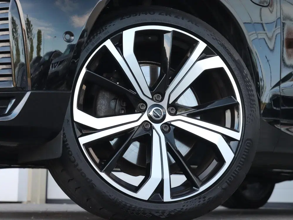 Volvo XC60 2.0 T8 Plug-in hybrid AWD Plus Dark uit 2023, foto 11