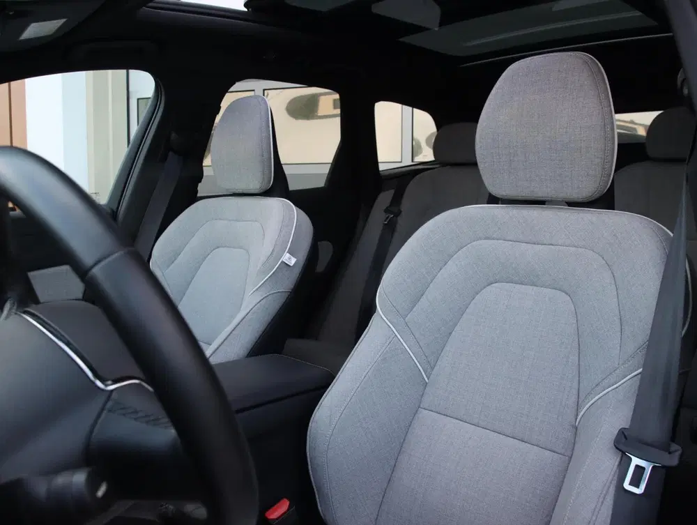 Volvo XC60 2.0 T8 Plug-in hybrid AWD Plus Dark uit 2023, foto 6