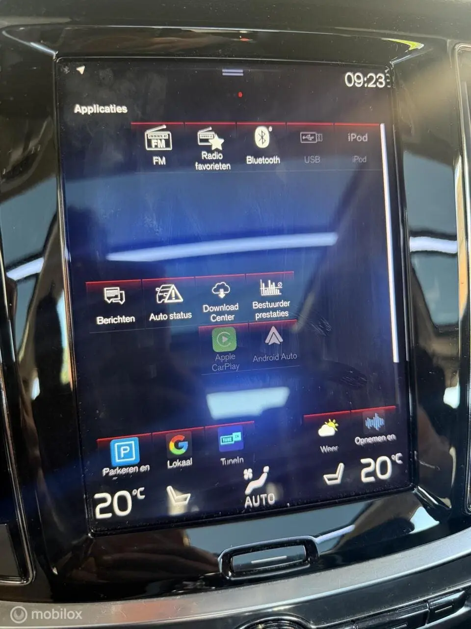 Volvo V60 2.0 T8 AWD Inscription PANO / ADAPTIVE CRUISE / NL uit 2019, foto 18