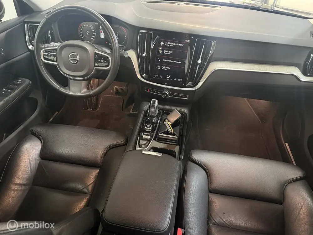 Volvo V60 2.0 T8 AWD Inscription PANO / ADAPTIVE CRUISE / NL uit 2019, foto 3