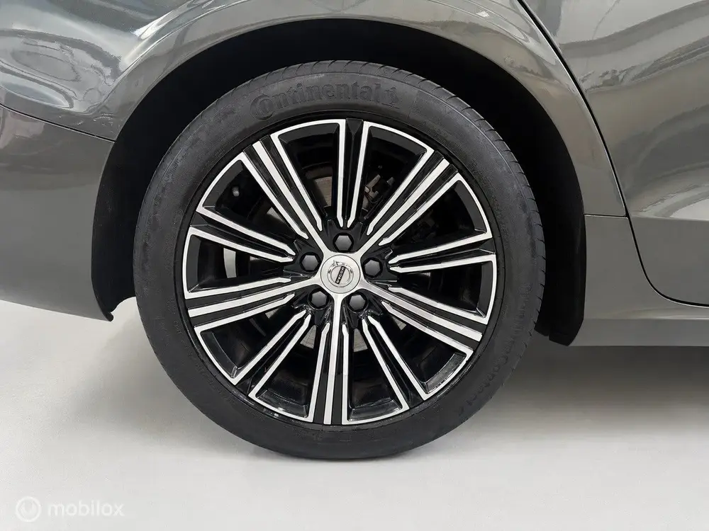 Volvo V60 2.0 T8 AWD Inscription PANO / ADAPTIVE CRUISE / NL uit 2019, foto 4