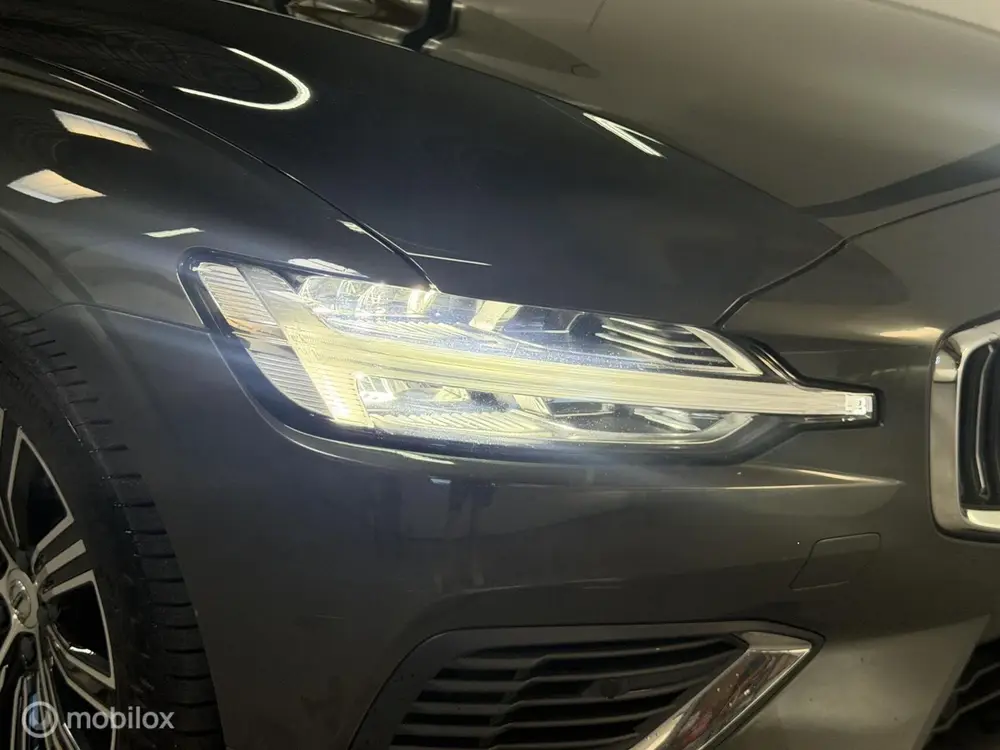 Volvo V60 2.0 T8 AWD Inscription PANO / ADAPTIVE CRUISE / NL uit 2019, foto 7
