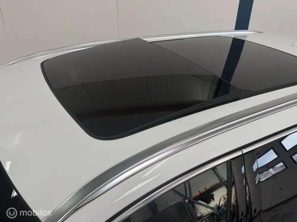 Volvo V60 2.0 T8 Twin Engine AWD Inscription PANO uit 2019, foto 19