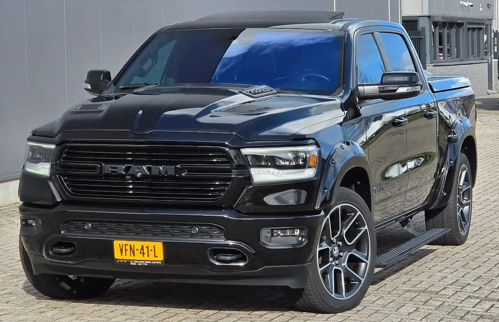 Dodge Ram 1500 5.7 V8 4x4 Crew Cab Laramie Night 2020 BREED! uit 2020