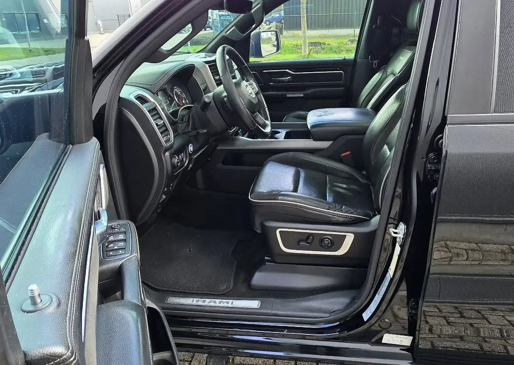 Dodge Ram 1500 5.7 V8 4x4 Crew Cab Laramie Night 2020 BREED! uit 2020, foto 17