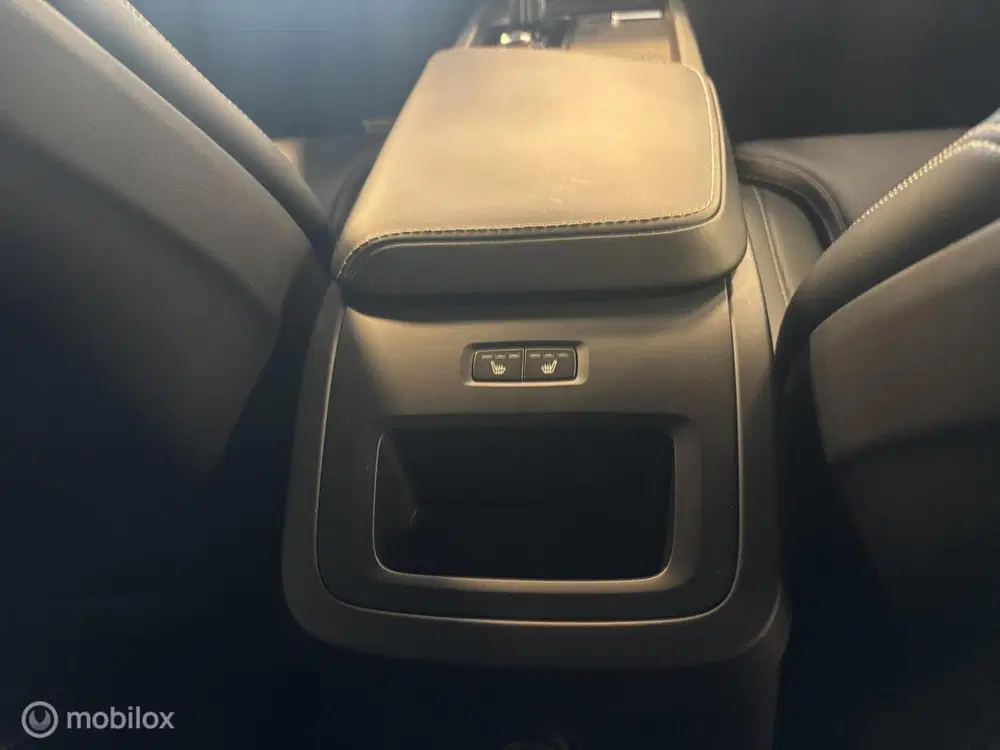 Volvo XC60 2.0 T8 Plug-in hybrid AWD R-Design uit 2021, foto 15